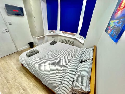 Lux Super King private Bath MediaCity, MUFC, Salford Vacation rental in Salford