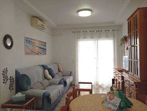 Living room, Seating area, Dining area, air conditioner