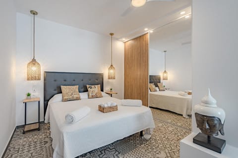 Bed, Photo of the whole room, Bedroom, towels, wardrobe