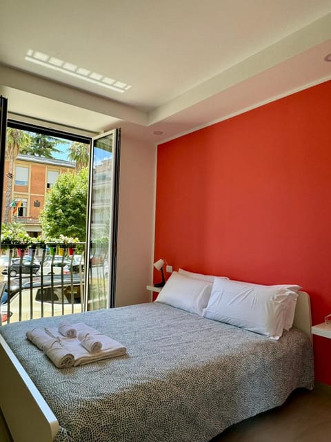 Bed, Bedroom, City view, Landmark view