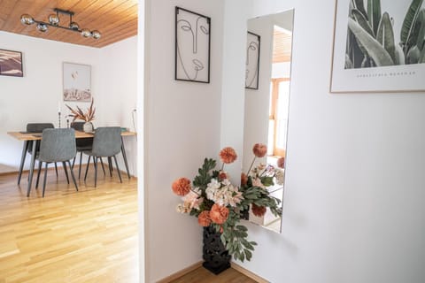 Photo of the whole room, Dining area