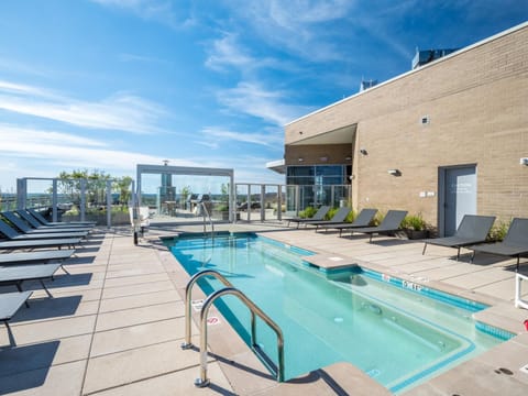 Swimming pool, Swimming pool