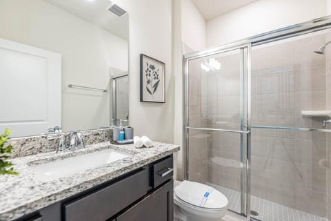 *Special Offer* Brand New Villa with Themed Rooms House in Four Corners