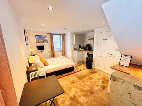 The City Pad Apartment in Gloucester
