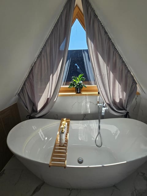Bathroom, Bath