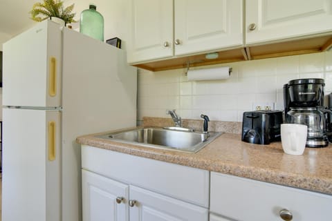 Charming Studio with Pool and Table Rock Lake Access! Apartment in Kimberling City