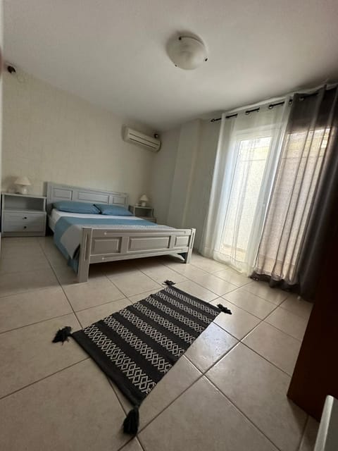 Bed, Photo of the whole room, Bedroom, air conditioner