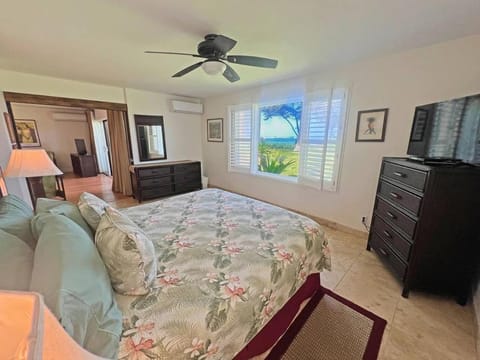 Photo of the whole room, Bedroom, Sea view, wardrobe