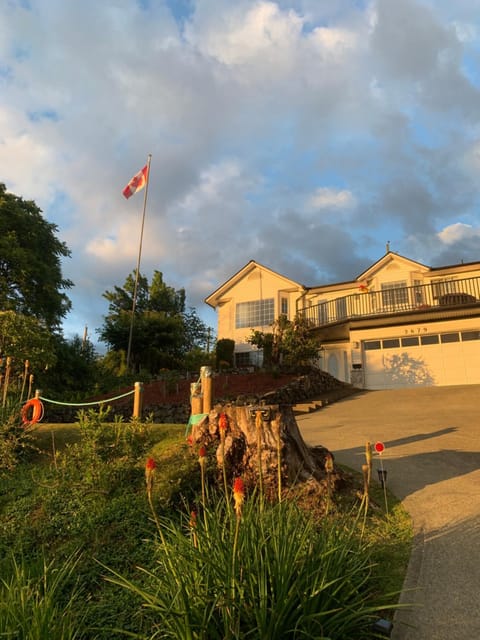 Property building, Natural landscape, Breakfast