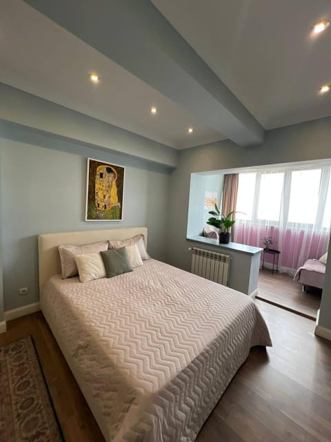 Bed, Balcony/Terrace, Photo of the whole room, Bedroom