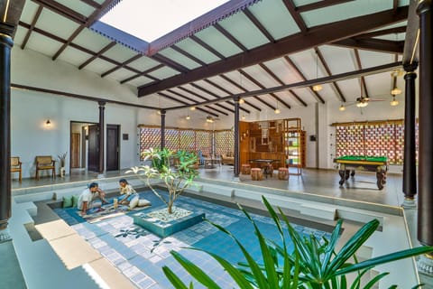 Facade/entrance, Living room, Seating area