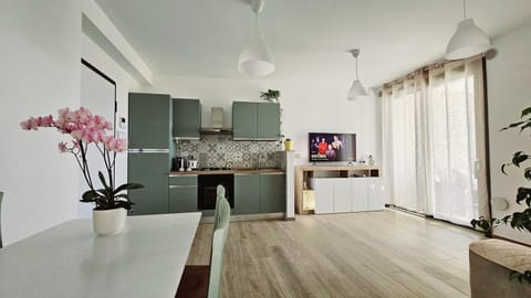 Kitchen or kitchenette, Living room