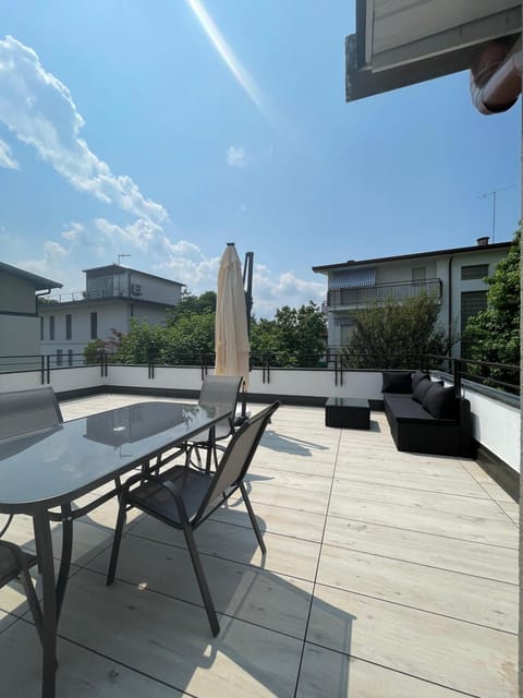Balcony/Terrace, Dining area