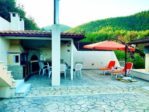 Property building, Patio, Mountain view