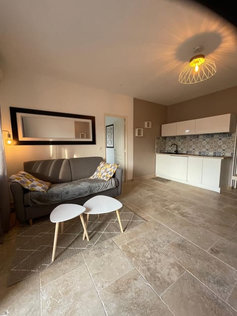 CONFORTABLE T2, PARKING PRIVE dans RESIDENCE SECURISEE Apartment in Cagnes-sur-Mer