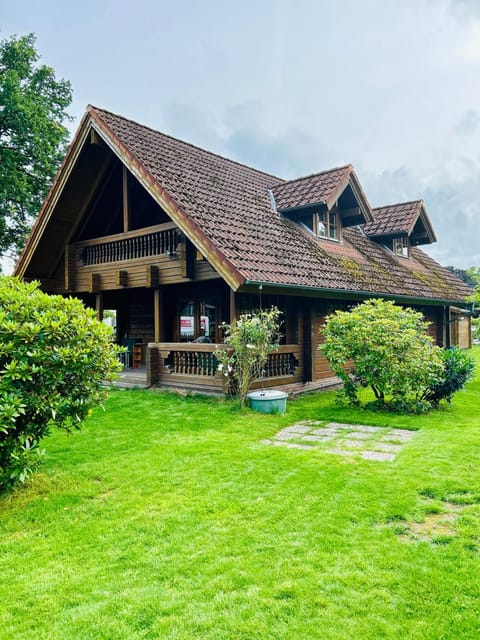 Property building, Natural landscape, Garden, Garden view