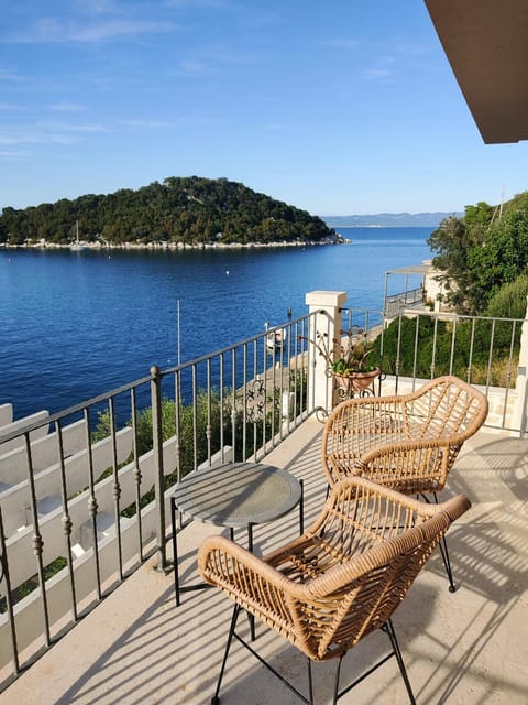 Day, Natural landscape, View (from property/room), Balcony/Terrace, Seating area