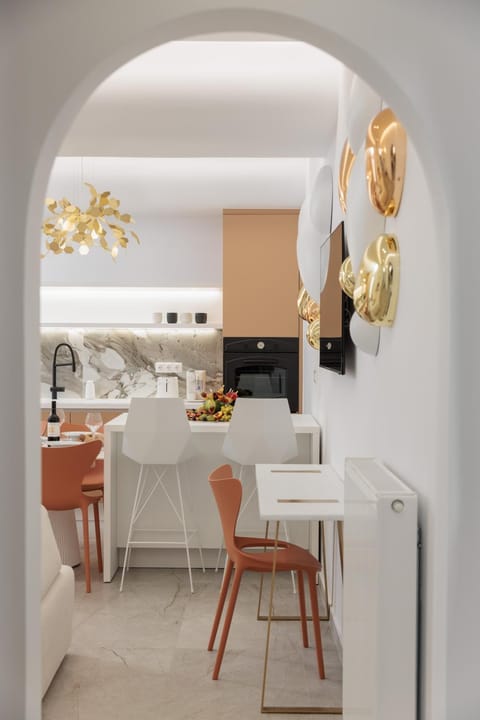 Seating area, Dining area