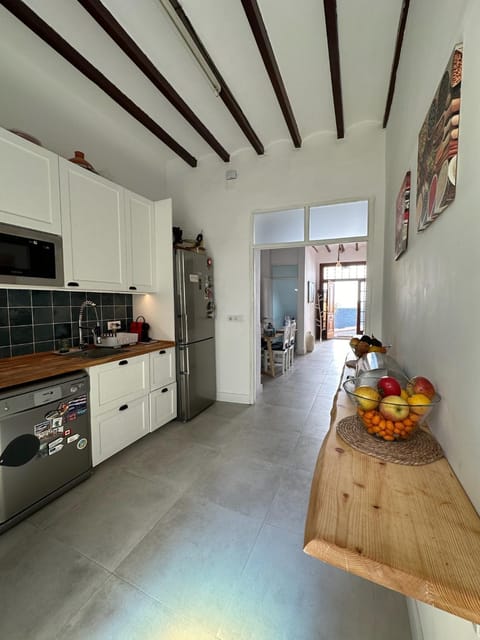 Kitchen or kitchenette, Food, dishwasher, oven