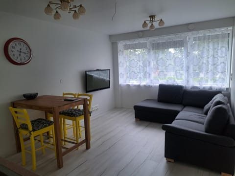 Communal lounge/ TV room, TV and multimedia, Living room