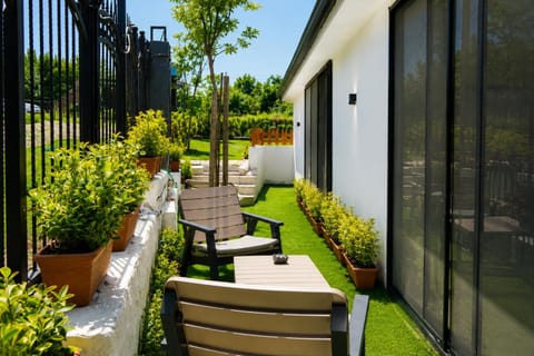Garden, Garden view