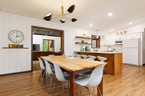 Club 100 - Crystal Mountain House in Michigan