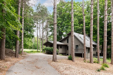 Club 100 - Crystal Mountain House in Michigan