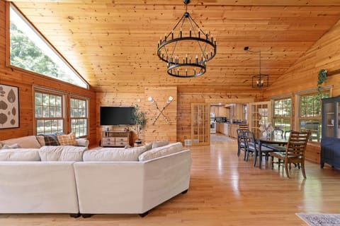 Torch Lake House Central Lake House in Torch Lake