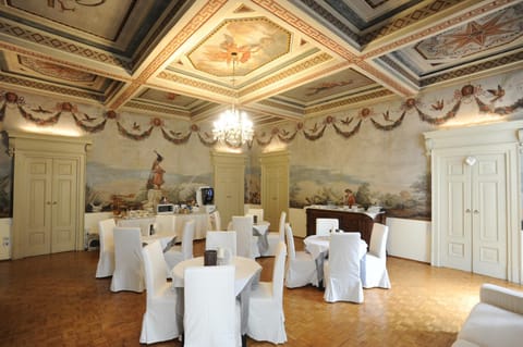 Lounge or bar