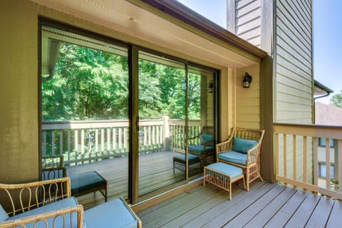 Marina Villa Condo at Lake Keowee with Fireplace Apartment in Lake Keowee