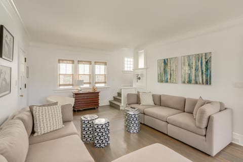 Port Clinton Home with Lake View - Walk to Beach! House in Port Clinton