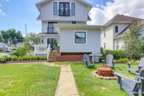 Port Clinton Home with Lake View - Walk to Beach! House in Port Clinton