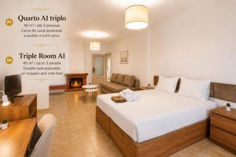 Bed, TV and multimedia, Photo of the whole room, Bedroom, towels