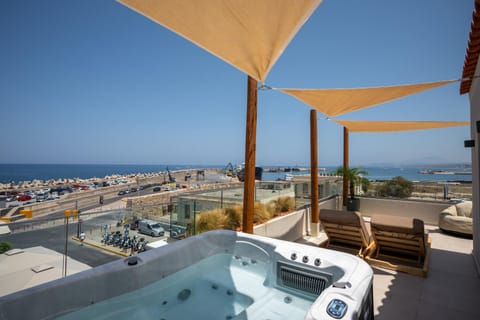 Hot Tub, Hot Tub, Balcony/Terrace, sunbed