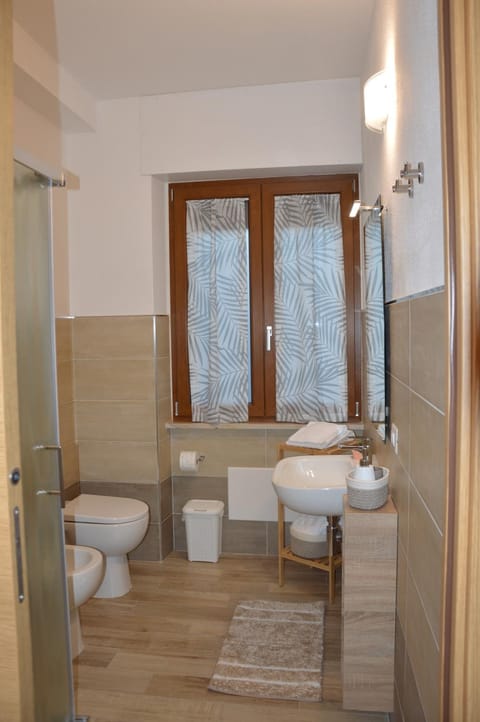 Shower, Bathroom, towels