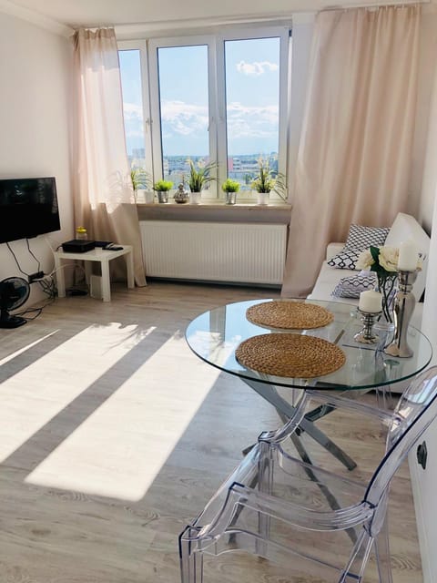 Bed, TV and multimedia, View (from property/room), Balcony/Terrace, Living room, Photo of the whole room, Seating area, Dining area, Bedroom
