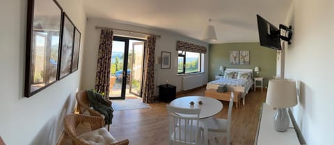 Lakeview Ensuite - Peaceful Country Escape Country House in Leitrim, Co. Leitrim, Ireland