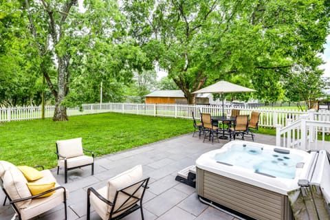 Vineyard Retreat at George Vest Historical Home House in Ohio