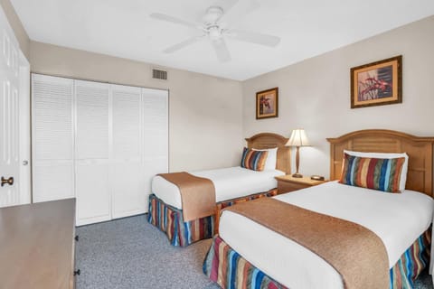 4th Floor Updated Condo House in Naples