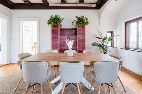 Seating area, Dining area