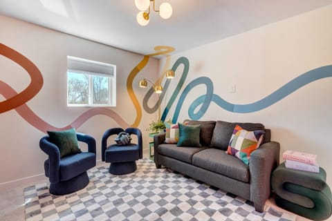 Rockies Rainbow Road Hot Tub Pikes Peak Views Pac Man House in Colorado Springs