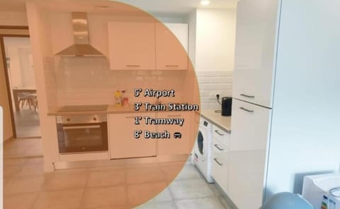 Grand Appartement, 2 ou 3 ou 4 pieces, tramway sur place, proche gare sncf St Augustin 5 min, aéroport à 7 min, plage ou Allianz riviera 10 min, palais nikaia 2 min , supermarché sur place, parking possible si disponible ou payant à 1000 metre Apartment in Nice
