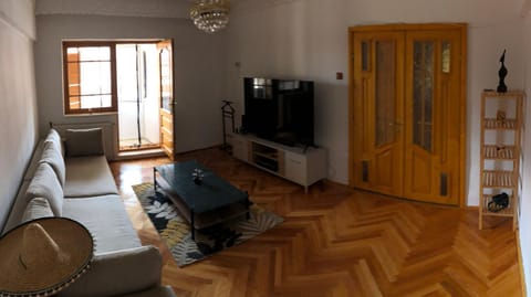 Communal lounge/ TV room, Living room, Seating area