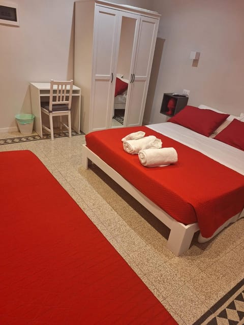 CASA VACANZA San LO' ZONA SAN LORENZO TERMINI ROMA Apartment in Rome