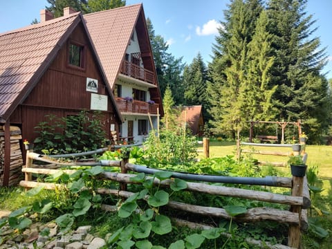 Property building, Natural landscape, Garden, Garden view
