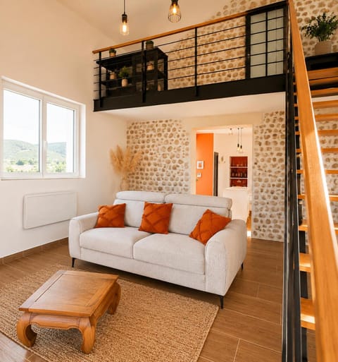 Living room, Seating area
