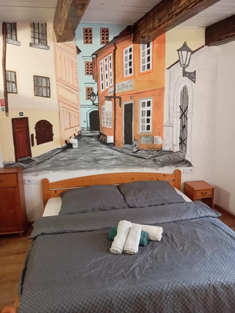 Bed, Bedroom, towels