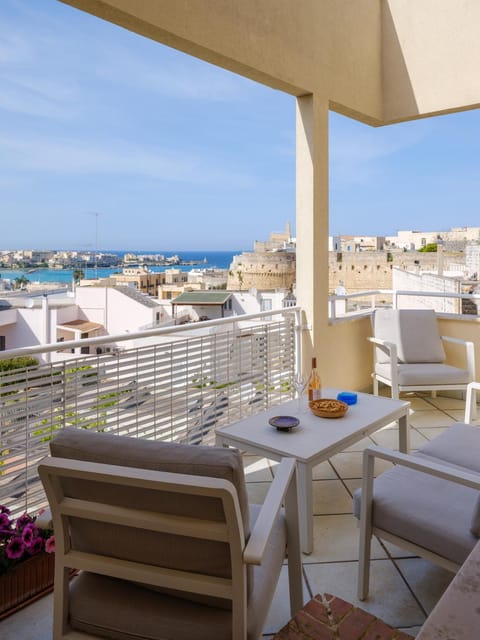 Natural landscape, View (from property/room), Balcony/Terrace, City view, Landmark view, Sea view