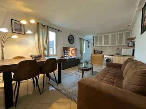 Appartement khezia Apartment in Noisy-le-Grand