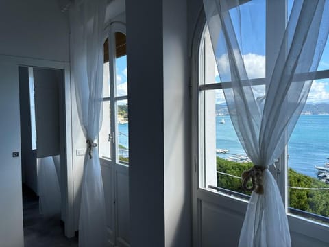 Le Finestre Veneris Bed and Breakfast in Porto Venere